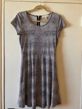 MICHAEL Michael Kors Dark Blue and White Geometric Short Sleeve Mini Dress